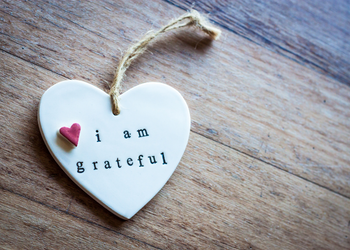 Heart Ornament that Says "I am grateful"